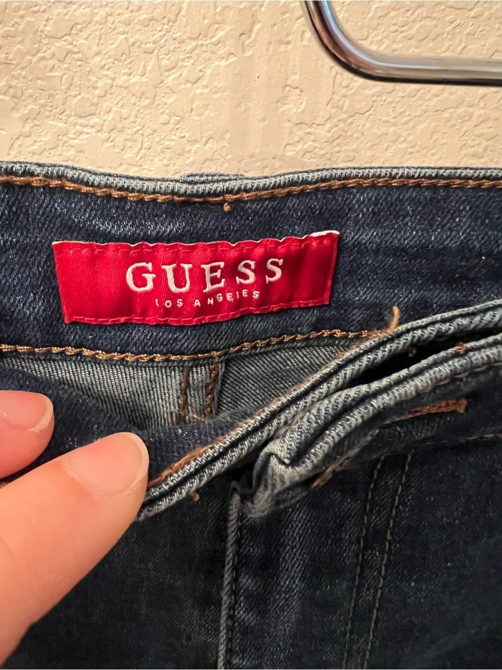 NWT GUESS Medium Wash Jenna Relaxed Denim Shorts